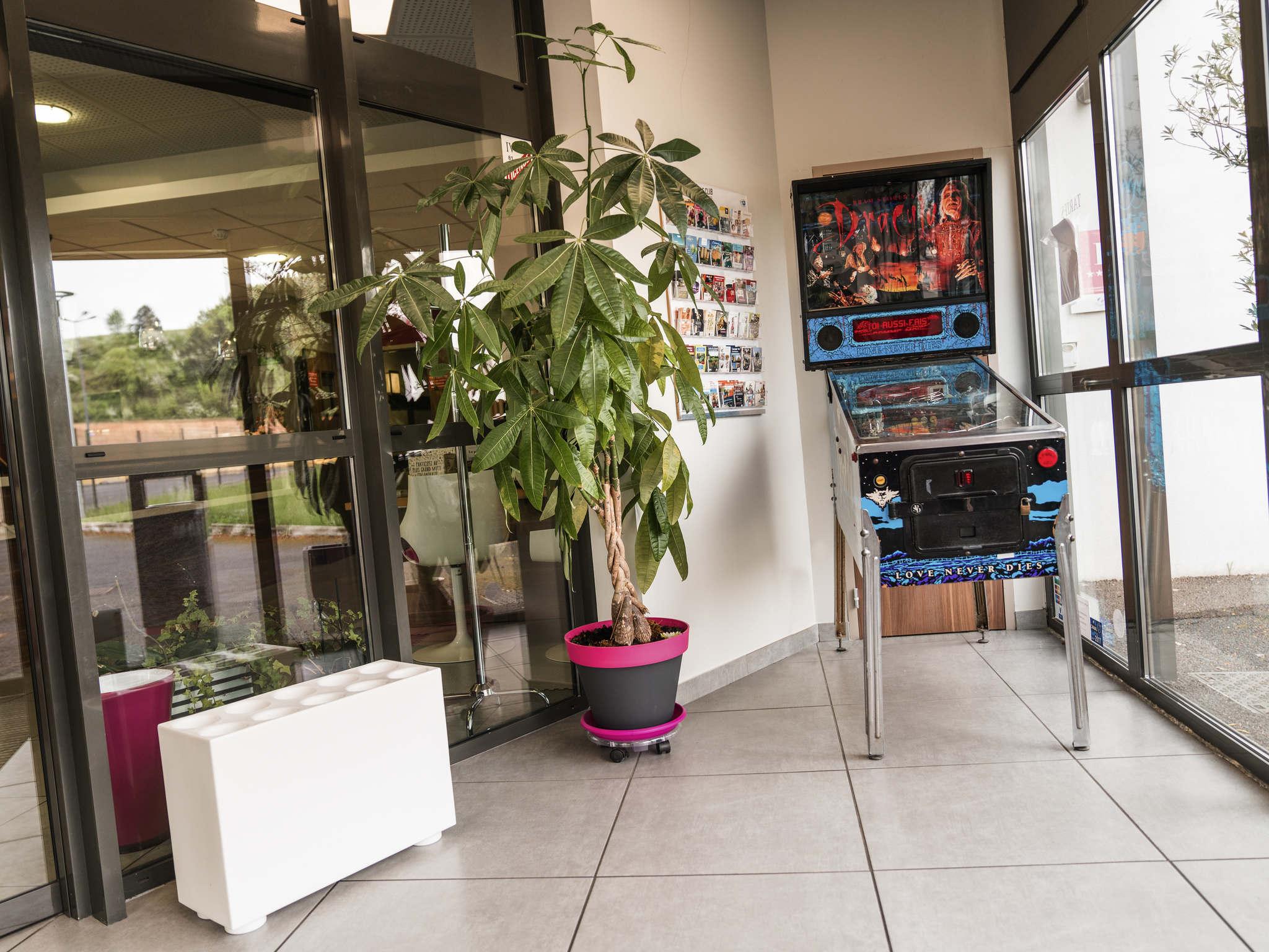 Готель Ibis Styles Castres Екстер'єр фото